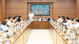Quang cảnh buổi thảo luận tổ