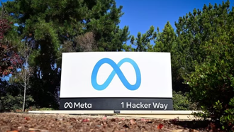 Biểu tượng Meta tại trụ sở của Tập đoàn ở Menlo Park, California, Mỹ.