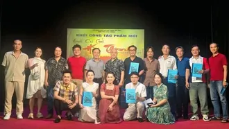 Ê-kíp vở cải lương "Người con gái Hà Thành”