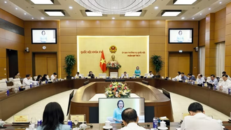 Quang cảnh phiên họp