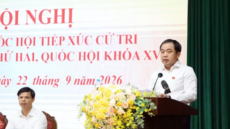 Ủy viên Bộ Chính trị, Bí thư Thành ủy, Trưởng Đoàn đại biểu Quốc hội thành phố Hà Nội Trần Đức Thắng phát biểu tại Hội nghị tiếp xúc cử tri. 