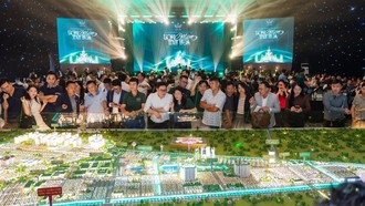 Dù thị trường chung đang có nhịp điều chỉnh, các dự án của Vinhomes vẫn thu hút sự quan tâm lớn của nhà đầu tư. Hơn 1.000 khách hàng và môi giới tham gia sự kiện tại Vinhomes Sài Gòn Park ngày 26/9/2026