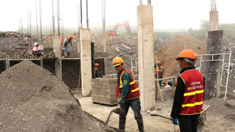 Một số công việc trong ngành xây dựng nằm trong danh mục có yêu cầu nghiêm ngặt về an toàn, vệ sinh lao động. 