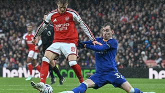 Martin Odegaard thi đấu năng nổ trong trận gặp Everton. Ảnh: Epa Images
