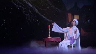 NSƯT Lê Trung Thảo đảm nhận vai trò “3 trong 1” khi là tác giả, đạo diễn và diễn viên chính của vở diễn - Ảnh: Minh Khang