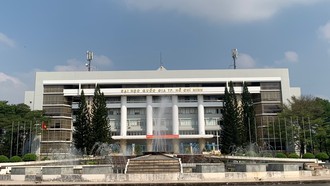 ĐHQG TP.HCM sẽ rà soát vấn đề liên quan “chứng chỉ nội bộ”.