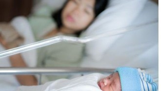 Trẻ sinh mổ có nguy cơ gặp một số bất lợi trong giai đoạn đầu đời