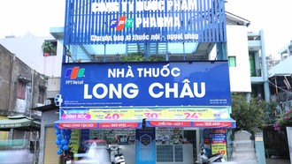 Gần 2.500 nhà thuốc Long Châu phủ khắp 34 tỉnh thành, cam kết không tăng giá thuốc trên toàn hệ thống.
