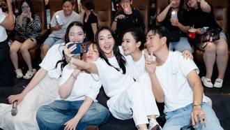 Sao nhí Thái Lan Nina Nutthacha Padovan cùng diễn viên phim “Phí Phông: Quỷ máu rừng thiêng” giao lưu khán giả tại các rạp chiếu