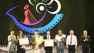 Ban tổ chức trao các giải vàng tại Liên hoan Phim ngắn TPHCM lần I - năm 2023