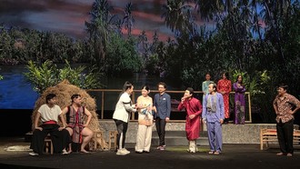 "Ra giêng cho cưới hôn" là vở diễn quy tụ gần như đủ các giọng nói vùng miền trên sân khấu.