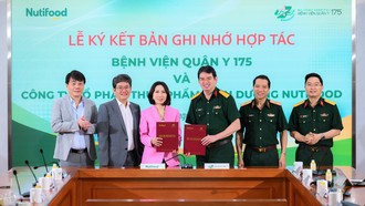 Lãnh đạo hai đơn vị ký kết bản ghi nhớ hợp tác phát triển các giải pháp dinh dưỡng dựa trên nghiên cứu khoa học và bằng chứng lâm sàng