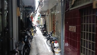 Con đường bên trong khu Mả Lạng (phường Cầu Ông Lãnh, TP.HCM).