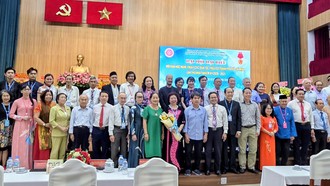 Hội Văn học nghệ thuật các dân tộc thiểu số TPHCM hiện có 244 hội viên, có: 190 hội viên người Hoa (78%), 20 hội viên người Khmer (8.2%), 17 hội viên người Chăm (7%) và 17 hội viên các dân tộc khác (Ba Na, Giấy, Chơ Ro…).