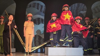 "Ngược chiều bình an" khắc họa sự hy sinh của lực lượng cứu hỏa vì bình yên của người dân.