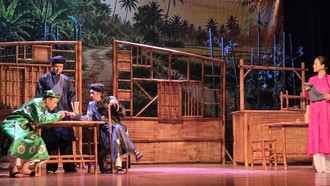 Sân khấu Mới đã hoàn thành phúc khảo vở diễn "Nội gián nạn dối" sẵn sàng cho suất diễn ra mắt điểm diễn mới tại Nhà hát Cải lương Trần Hữu Trang vào tối 7/8.