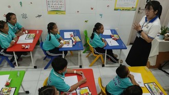 "Lớp học vui vẻ" ngày khai giảng.