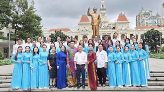 Lễ báo công của Trung tâm Nghệ thuật TPHCM được tổ chức ngay sau khi đoàn trở về từ Belarus - Ảnh: Minh Khang