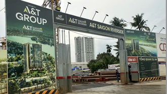 Trong quá trình thi công dự án A&T Saigon Riverside, đơn vị thầu đã làm sụt lún, nứt nhà dân trong khu vực lân cận.
