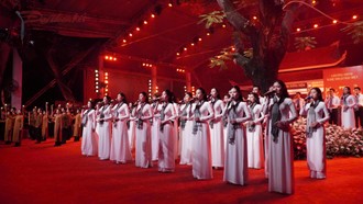 Nghẹn ngào và xúc động trong “Khúc Tri ân” tại Công viên Lê Thị Riêng