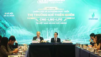 Quang cảnh diễn đàn.