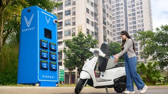 Các dòng xe máy điện đổi pin của VinFast với nhiều ưu điểm vượt trội về công năng sẽ giúp người dân yên tâm chuyển đổi xanh.