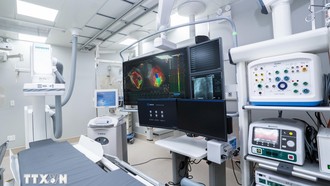 Hệ thống thông tim can thiệp hiện đại tại Bệnh viện Chợ Rẫy. Ảnh: Đinh Hằng/TTXVN.