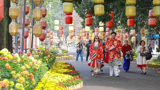 Lần đầu tiên tổ chức Đường hoa Tết trong Hoàng thành Thăng Long