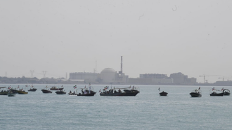 Iran tạm đóng một phần eo biển Hormuz