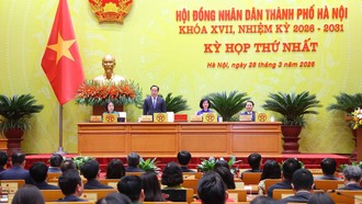Thường trực HĐND thành phố Hà Nội chủ trì kỳ họp. Ảnh: Văn Điệp/TTXVN.