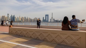 Dubai: “Giấc mơ xa hoa” giữa vòng xoáy xung đột