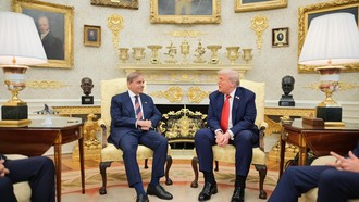 Tổng thống Mỹ Donald Trump và Thủ tướng Pakistan Shehbaz Sharif tại Phòng Bầu dục, Nhà Trắng ở Washington ngày 25/9/2025.