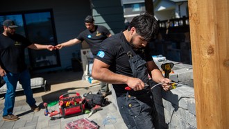 Cánh cửa cho lao động trẻ tại Mỹ dần thu hẹp