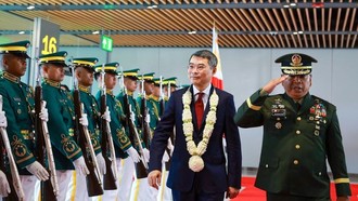 Lễ đón Thủ tướng Lê Minh Hưng tới Philippines tham dự Hội nghị Cấp cao ASEAN 48. Ảnh: VGP/Nhật Bắc.