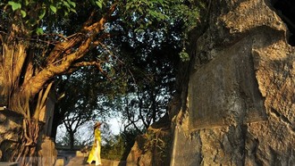 Ma nhai Non Nước: Văn tự khắc núi đá trên hành trình đến di sản tư liệu UNESCO