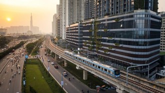 TP. Hồ Chí Minh với hạ tầng được đẩy mạnh, là đầu tàu phát triển kinh tế của cả nước.