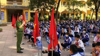 Lực lượng Công an thường xuyên phối hợp các nhà trường tổ chức nói chuyện, phổ biến giáo dục pháp luật trong học sinh, giáo viên.