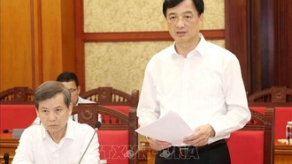 Đồng chí Nguyễn Duy Ngọc, Uỷ viên Bộ Chính trị, Bí thư Trung ương Đảng, Trưởng Ban Tổ chức Trung ương, Trưởng Ban Chỉ đạo phát biểu tại phiên họp, chiều 14/5. 