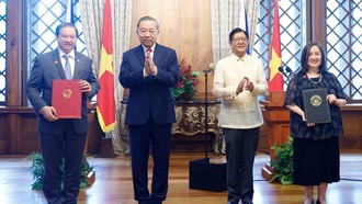Tổng Bí thư, Chủ tịch nước Tô Lâm và Tổng thống Philippines dự lễ trao văn kiện hợp tác