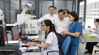 Kiểm tra hạ tầng, trang thiết bị phục vụ chuyển đổi số, bệnh án điện tử tại các bệnh viện trên địa bàn Hà Nội. (Ảnh minh họa)