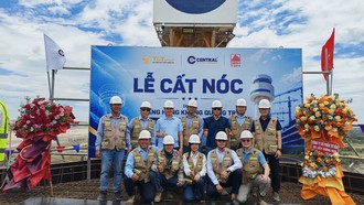 Lễ cất nóc Đài kiểm soát không lưu tại dự án Cảng hàng không Quảng Trị