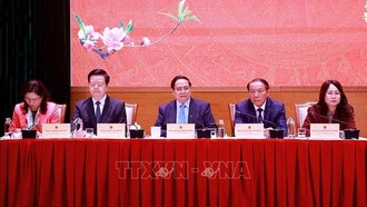 Thủ tướng yêu cầu nhanh chóng đưa các nghị quyết của Đảng về văn hóa vào cuộc sống