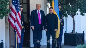 (Tư liệu) Tổng thống Mỹ Donald Trump và người đồng cấp Ukraine Volodymyr Zelensky tại cuộc gặp ở Nhà Trắng ngày 17/10/2025. Ảnh: THX
