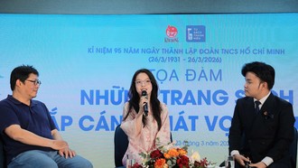 PGS.TS, nhà phê bình văn học Phạm Xuân Thạch (ngoài cùng, trái) và Lê Phương Thảo, Đại sứ văn hóa đọc 2024 là hai diễn giả chính tại sự kiện. Ảnh: Việt Trung