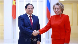 Thủ tướng Phạm Minh Chính hội kiến Chủ tịch Hội đồng Liên bang Nga Valentina Matviyenko. Ảnh: Dương Giang