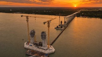Dự án cầu Đại Ngãi 1 hiện đạt hơn 63% khối lượng thi công, nhiều hạng mục đang được đẩy nhanh tiến độ.
