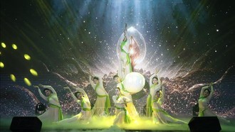 Chương trình nghệ thuật kết hợp ẩm thực “ Ngự liên thức thuỷ” tại ngày hội. 