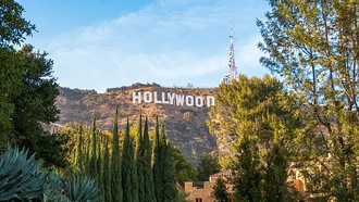 Bảng hiệu HOLLYWOOD ở Los Angeles, Mỹ. Ảnh tư liệu: AFP/TTXVN