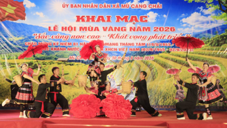 Chương trình tiết mục văn nghệ thể hiện khát vọng phát triển của người Mông vùng cao.