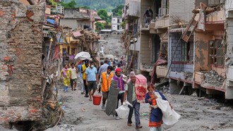 Lập trạm liên lạc khẩn cấp gần biên giới hai nước Nepal và Trung Quốc: 